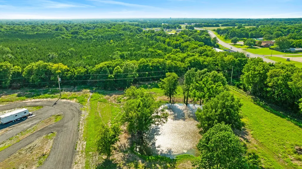 1105 W Front Highway Blossom TX 75416