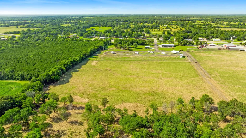 1105 W Front Highway Blossom TX 75416