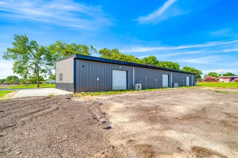 1105 W Front Highway Blossom TX 75416