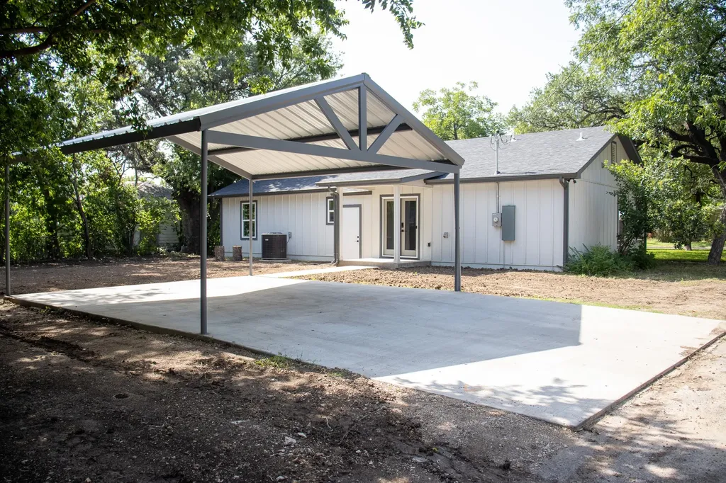 1108 W Storey Street San Saba TX 76877