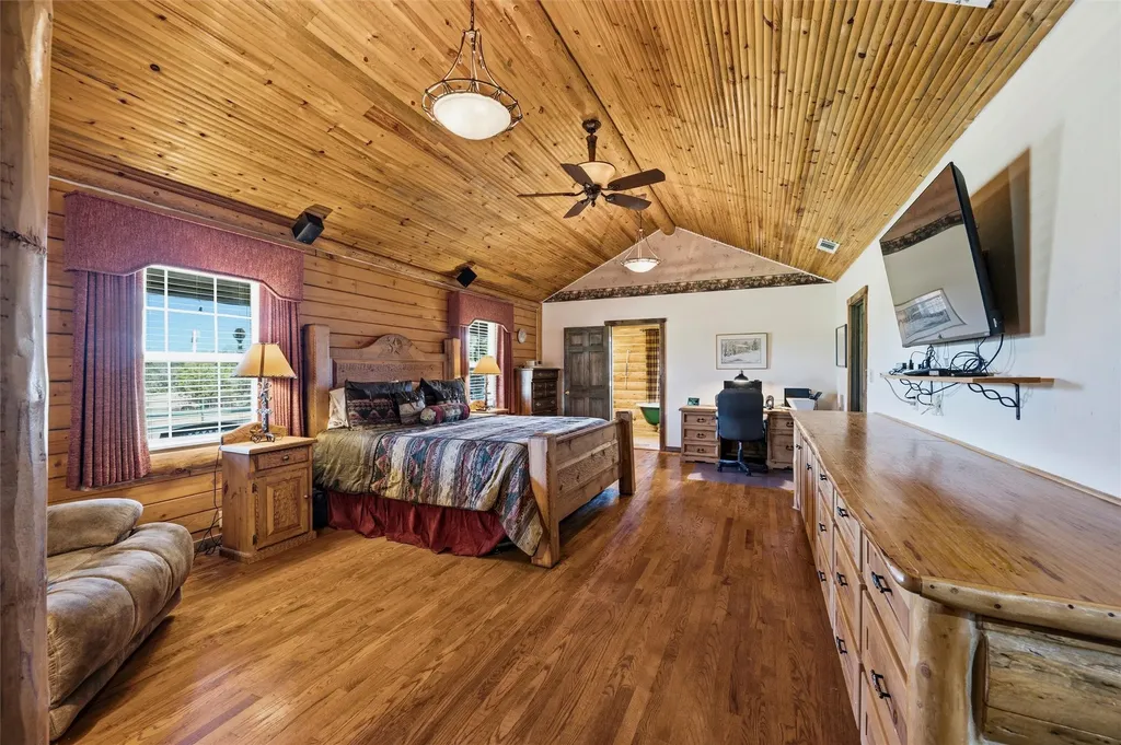 7301 Comer Lane Weatherford TX 76085