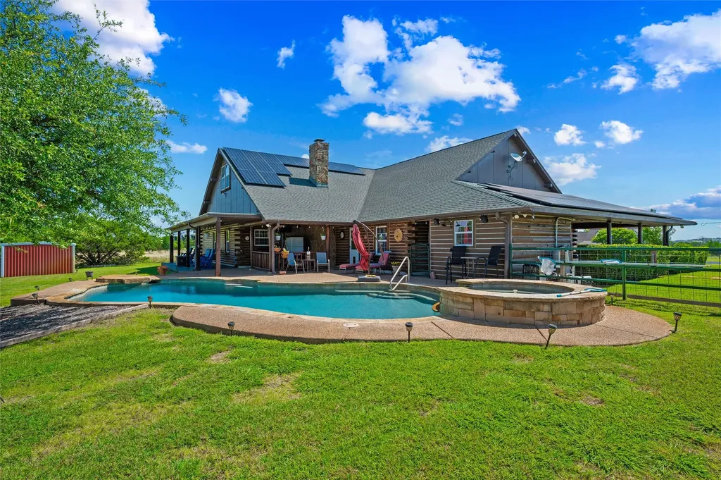 7301 Comer Lane Weatherford TX 76085