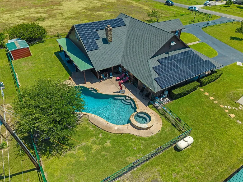 7301 Comer Lane Weatherford TX 76085