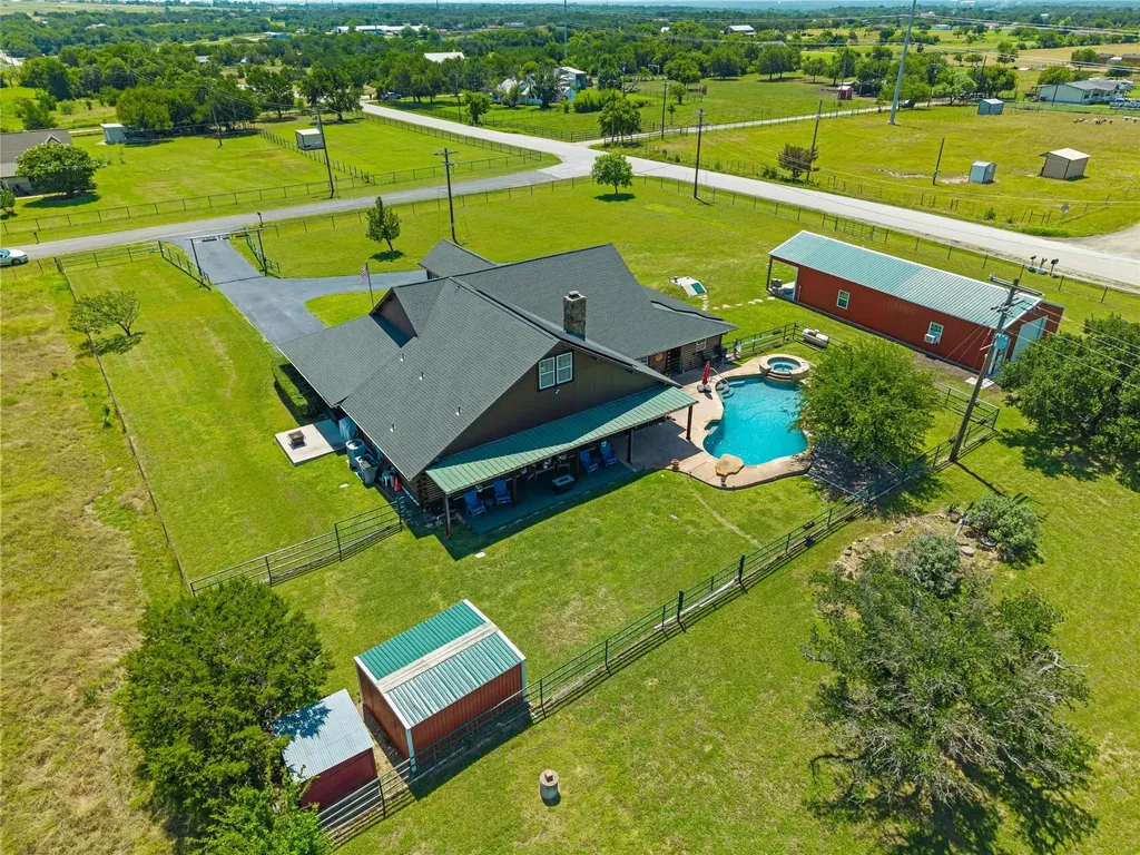 7301 Comer Lane Weatherford TX 76085