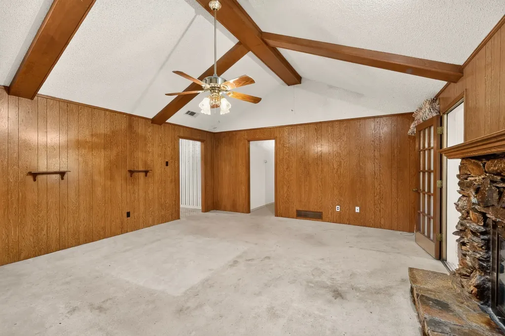 1000 Townsend Lane Desoto TX 75115
