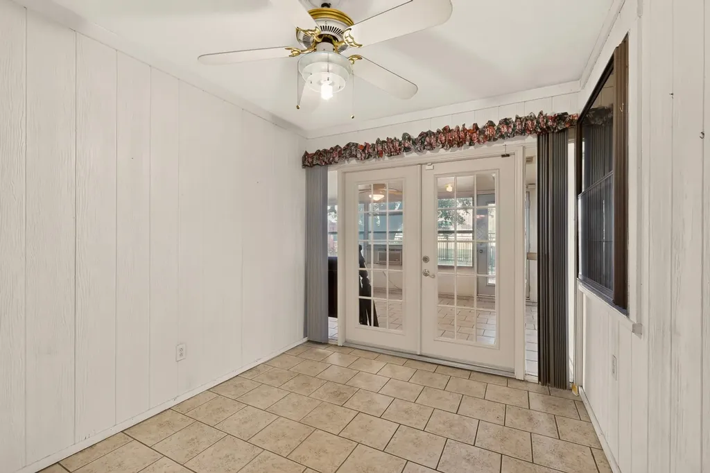 1000 Townsend Lane Desoto TX 75115