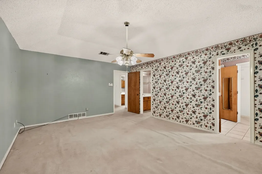 1000 Townsend Lane Desoto TX 75115