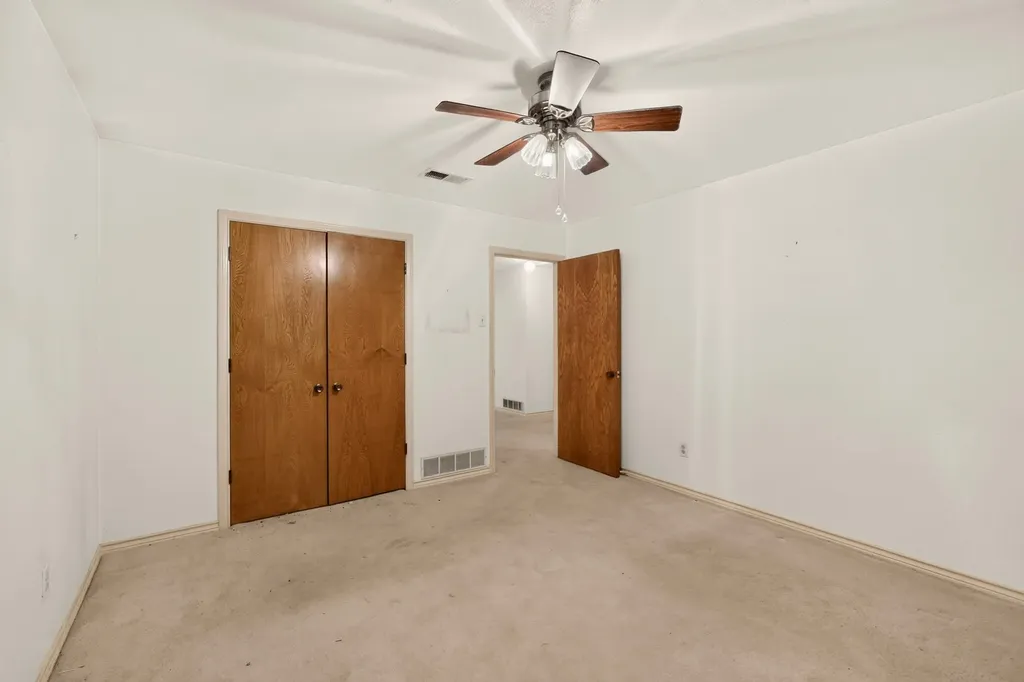 1000 Townsend Lane Desoto TX 75115
