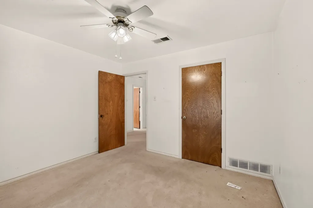 1000 Townsend Lane Desoto TX 75115