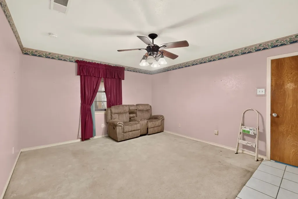 1000 Townsend Lane Desoto TX 75115