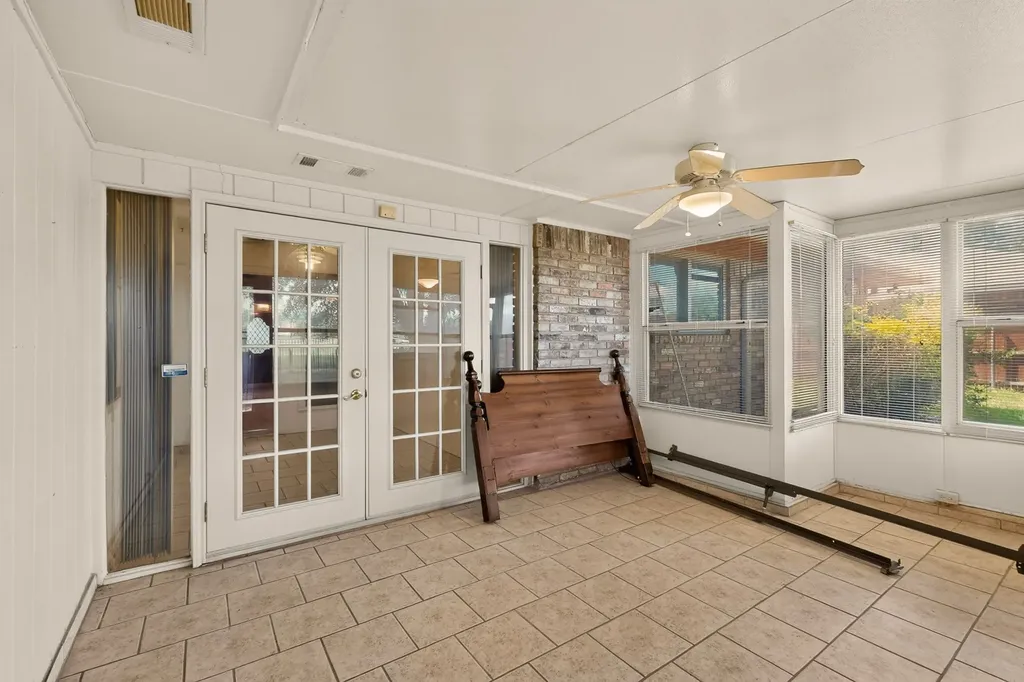 1000 Townsend Lane Desoto TX 75115