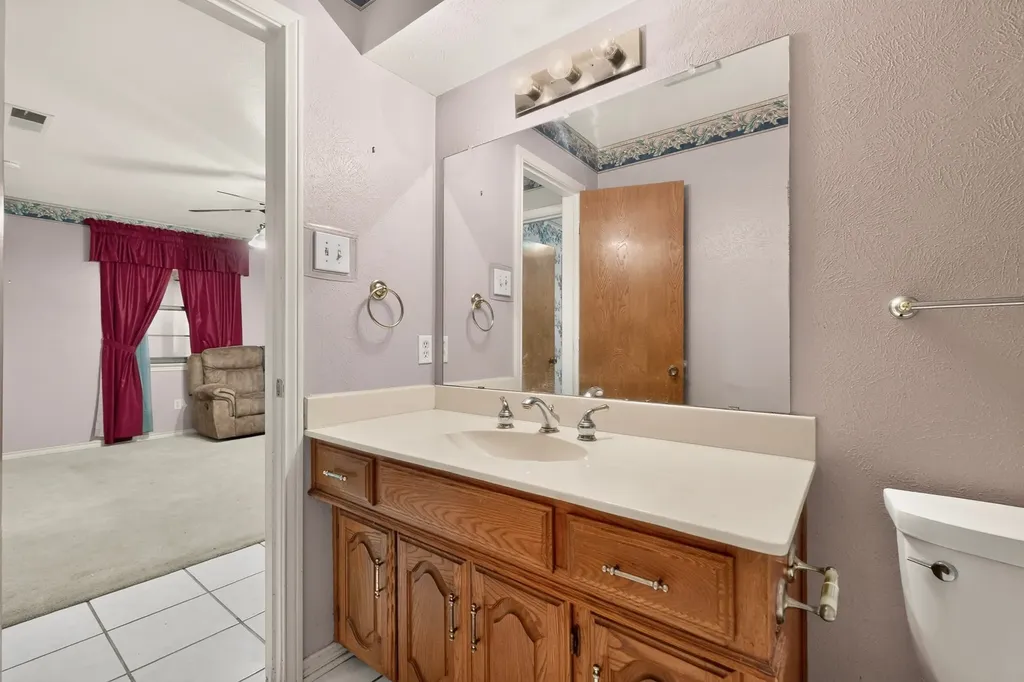 1000 Townsend Lane Desoto TX 75115