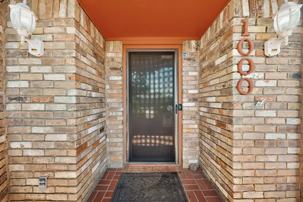 1000 Townsend Lane Desoto TX 75115