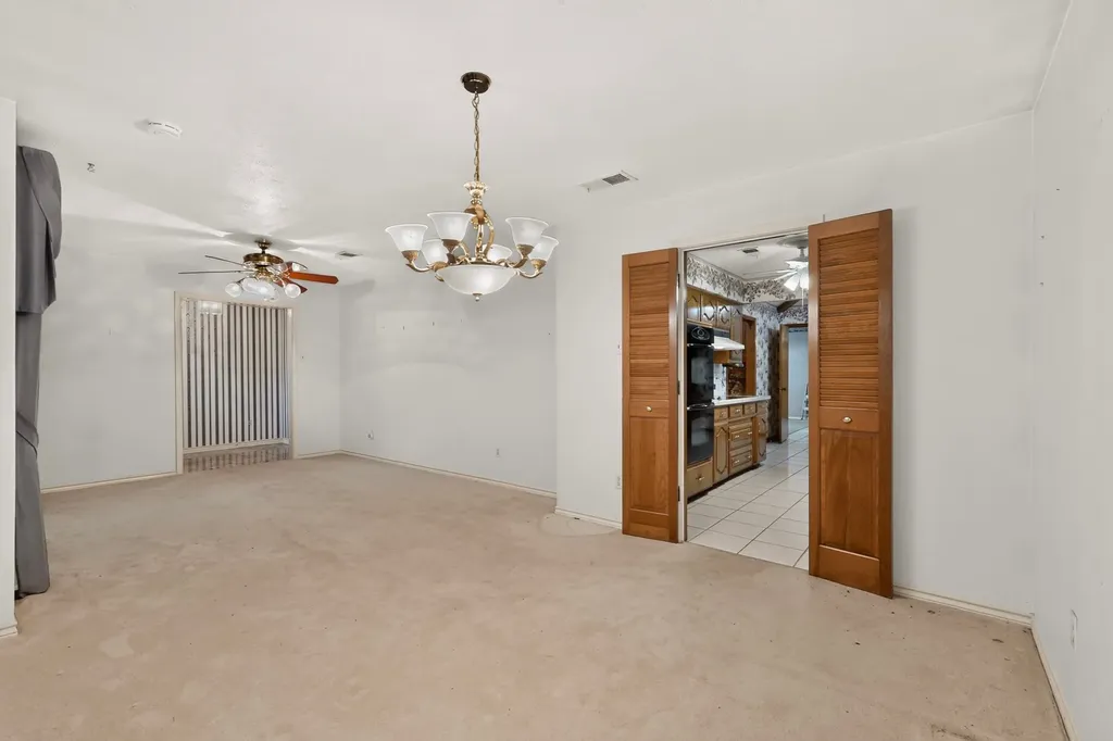 1000 Townsend Lane Desoto TX 75115