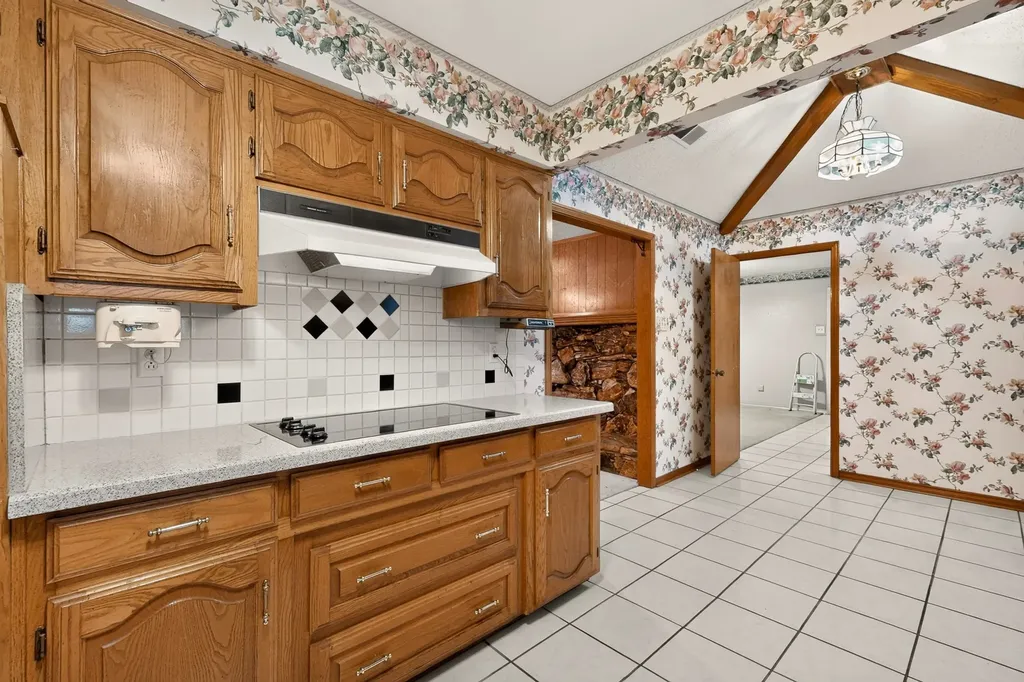 1000 Townsend Lane Desoto TX 75115