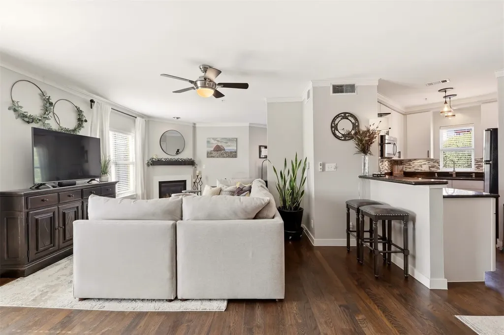 3922 Gilbert Avenue Dallas TX 75219