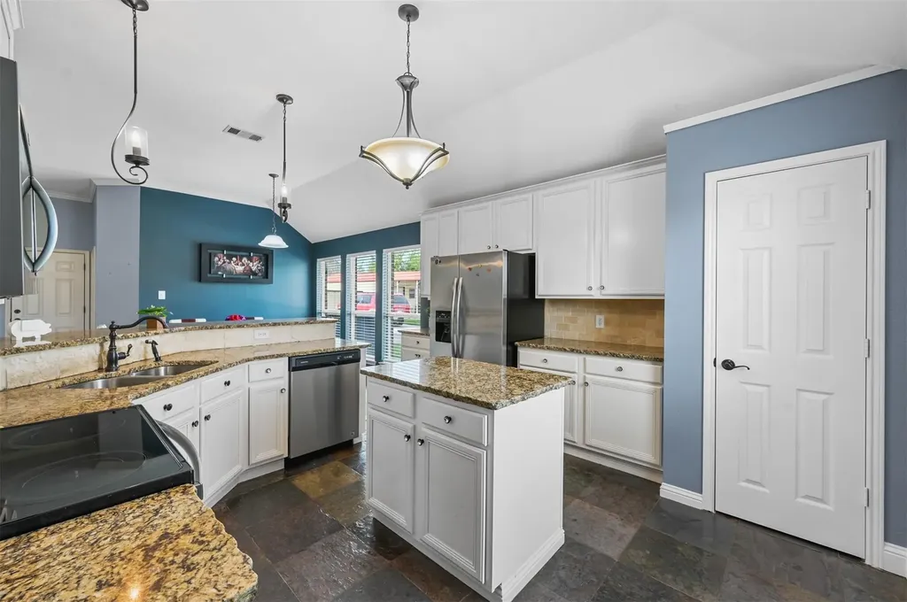 412 Kings Creek Drive Terrell TX 75161
