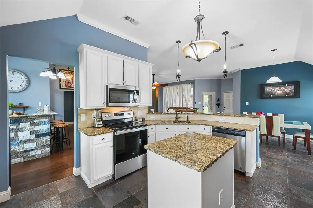 412 Kings Creek Drive Terrell TX 75161
