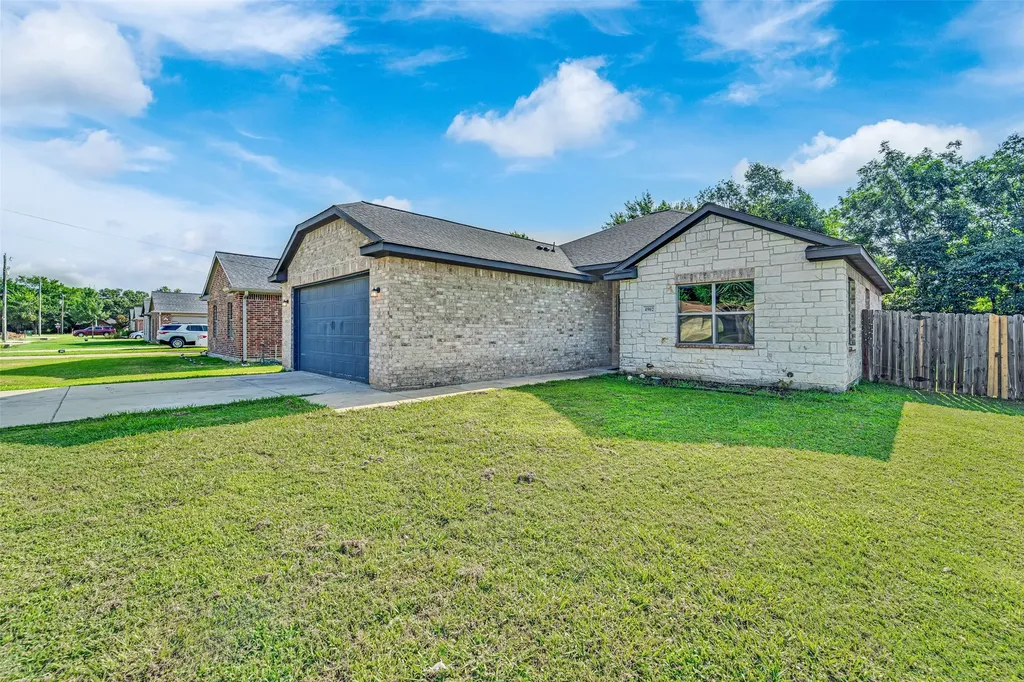 4902 Rimwood Drive Balch Springs TX 75180