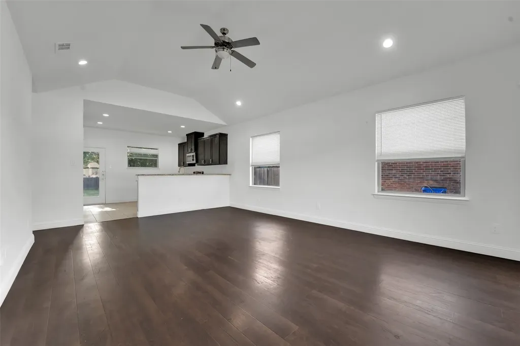 4902 Rimwood Drive Balch Springs TX 75180