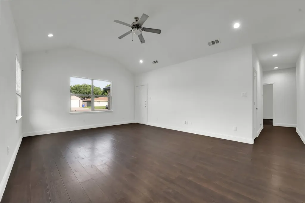 4902 Rimwood Drive Balch Springs TX 75180