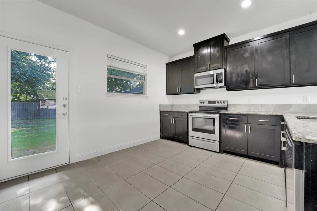 4902 Rimwood Drive Balch Springs TX 75180