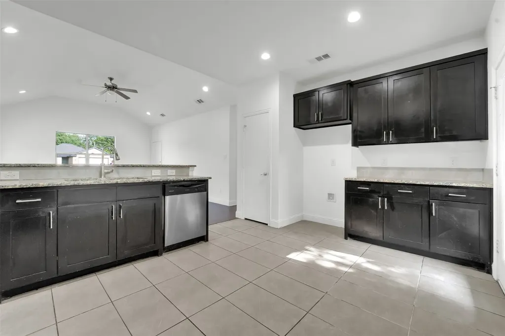 4902 Rimwood Drive Balch Springs TX 75180