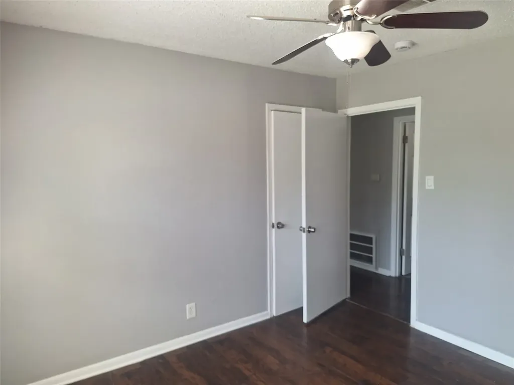 1225 Harrison Lane Hurst TX 76053