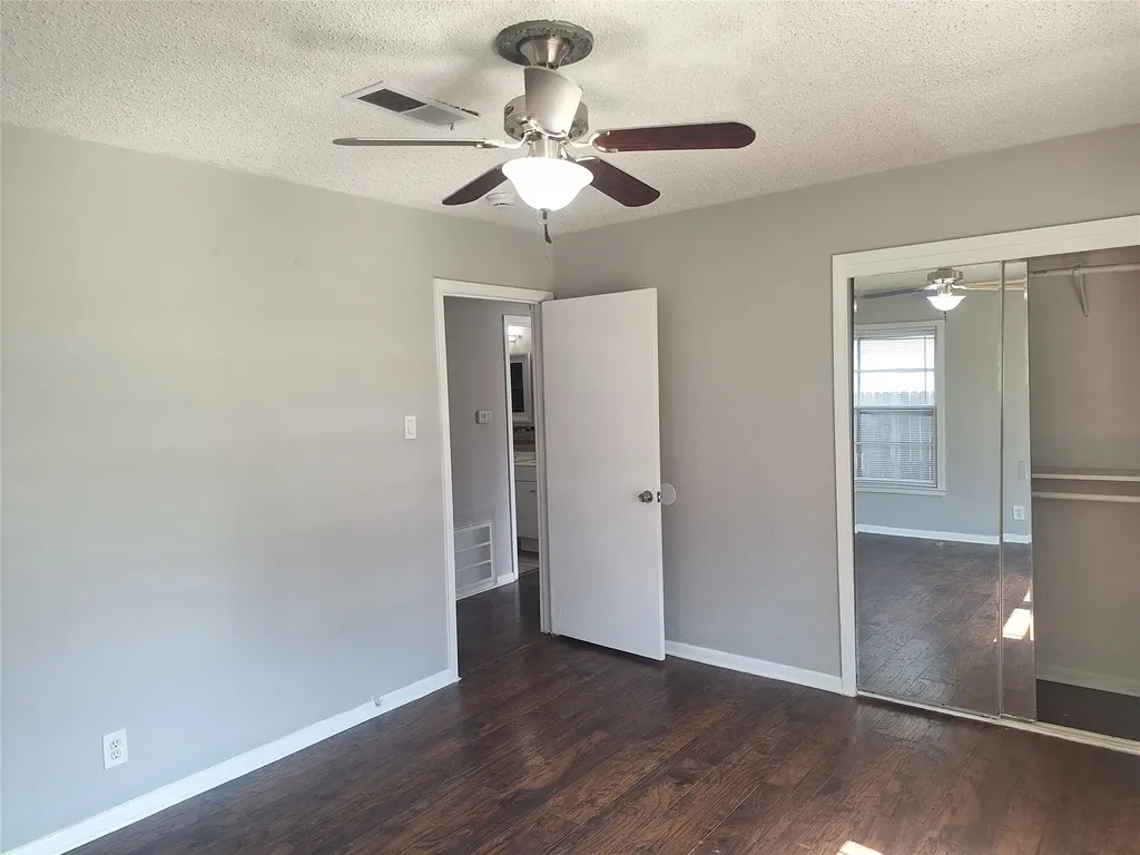 1225 Harrison Lane Hurst TX 76053