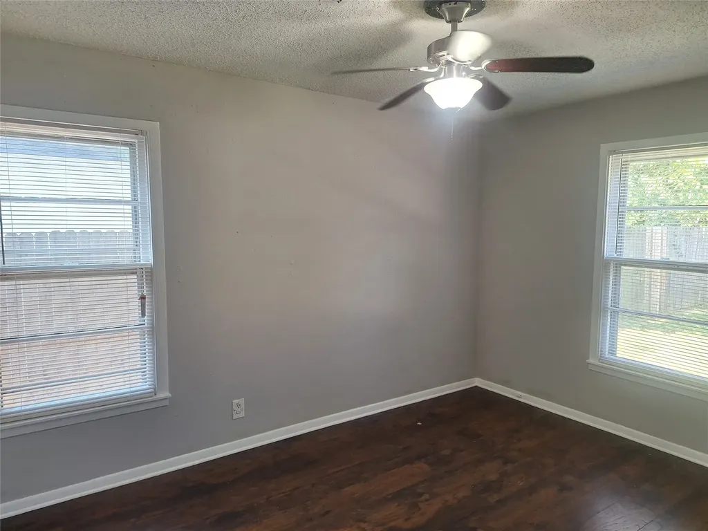 1225 Harrison Lane Hurst TX 76053
