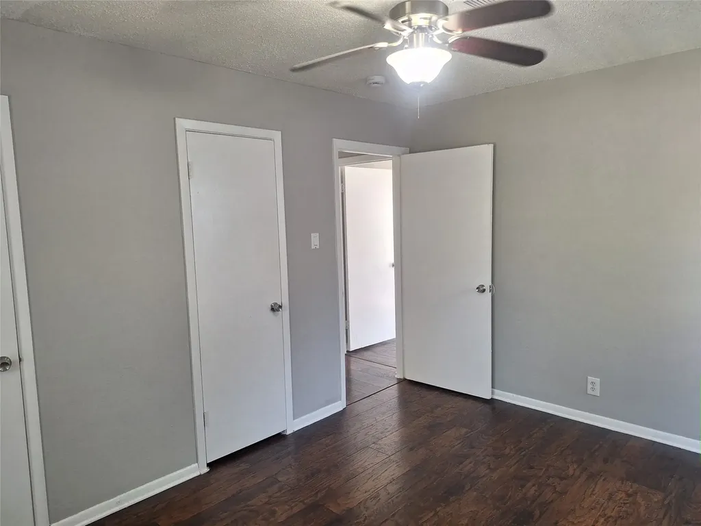 1225 Harrison Lane Hurst TX 76053