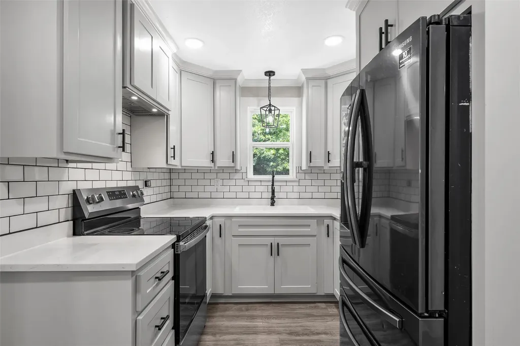 122 Rogers Street Mcgregor TX 76657