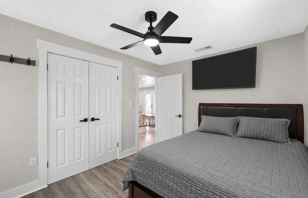 122 Rogers Street Mcgregor TX 76657