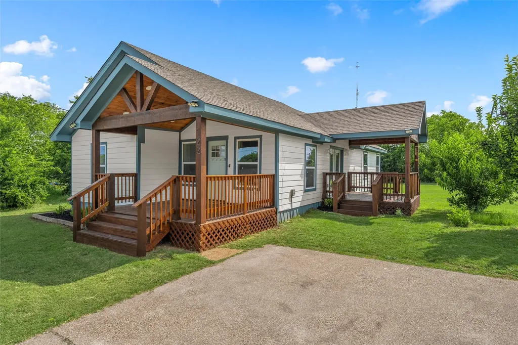 122 Rogers Street Mcgregor TX 76657