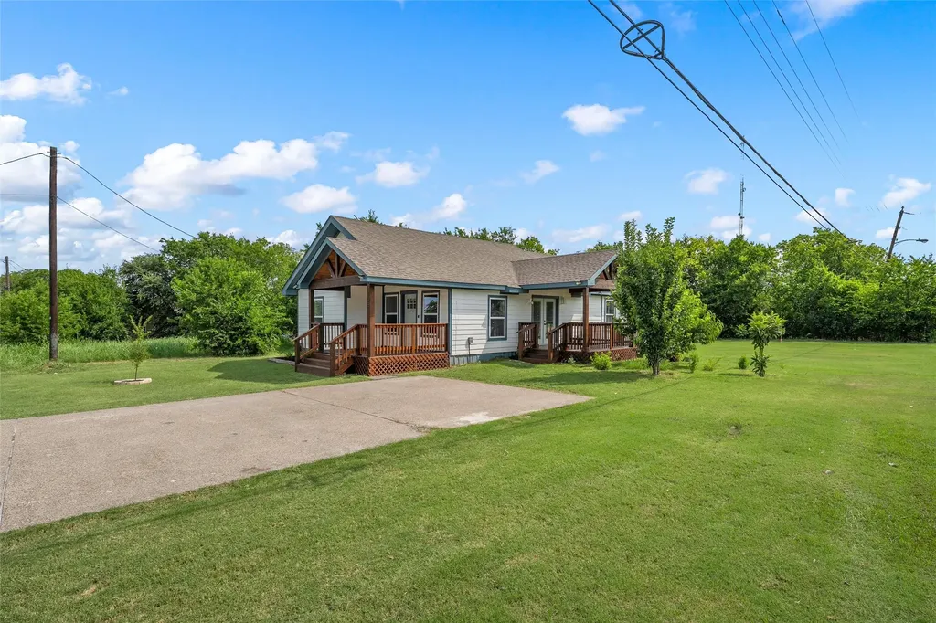 122 Rogers Street Mcgregor TX 76657