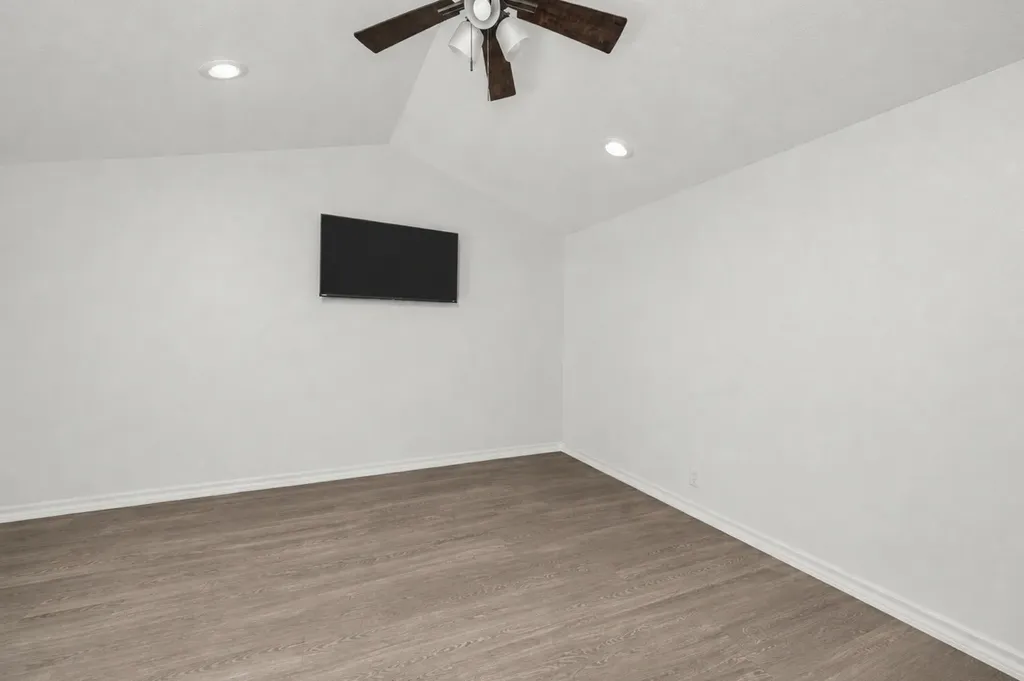 122 Rogers Street Mcgregor TX 76657