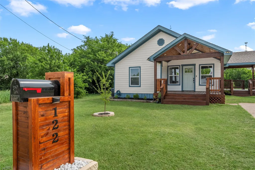 122 Rogers Street Mcgregor TX 76657