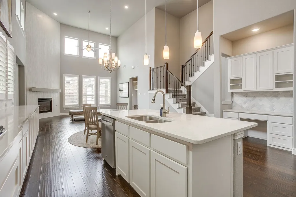 4407 Garnet Jade Drive Arlington TX 76005