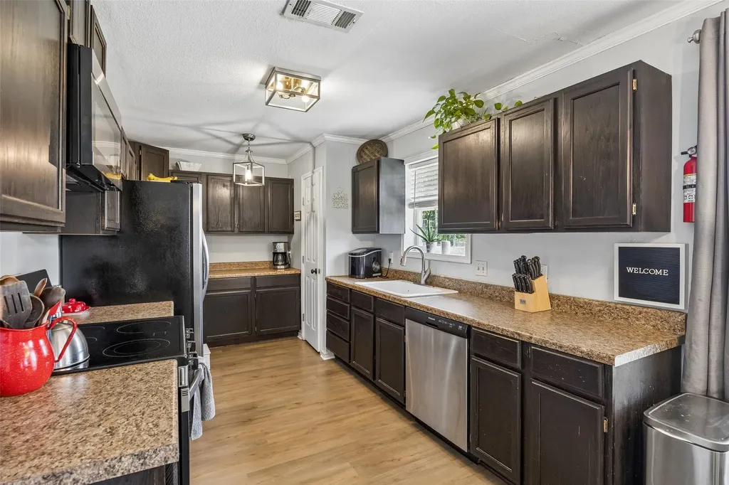 5728 Constitution Court Watauga TX 76148
