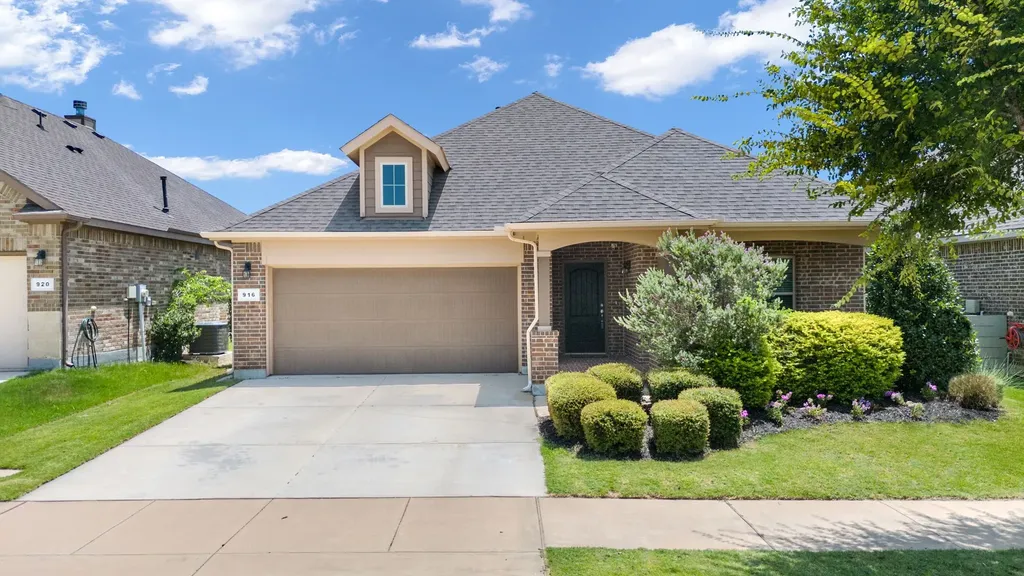 916 Hawks Way Argyle TX 76226