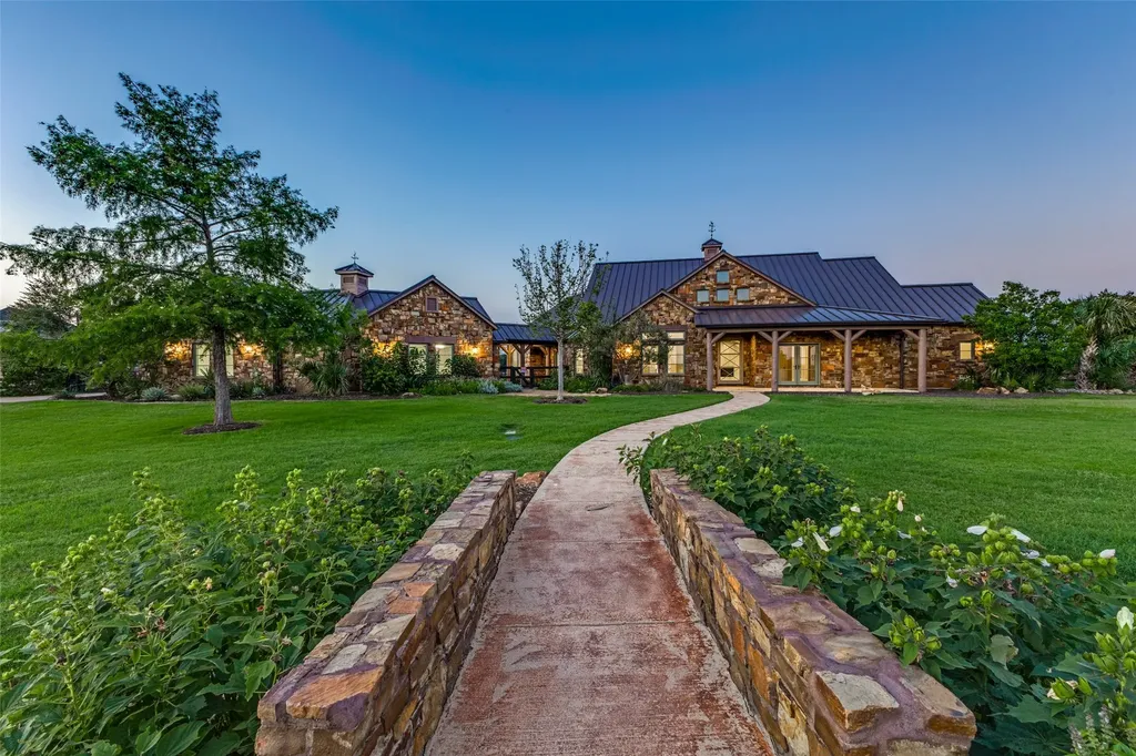 1023 Gene Perry Court Bartonville TX 76226