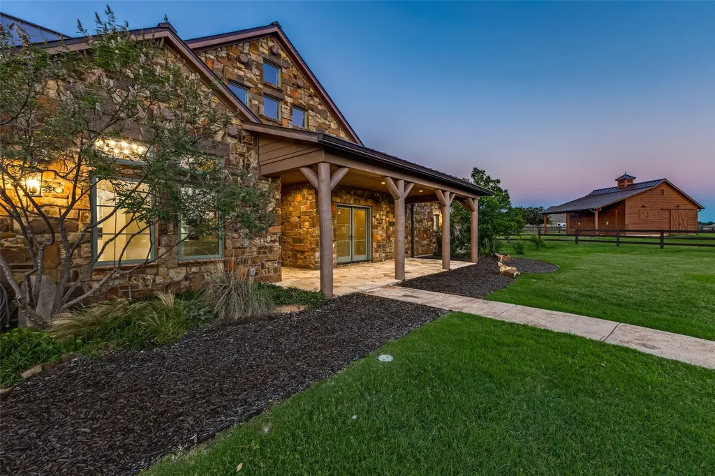 1023 Gene Perry Court Bartonville TX 76226
