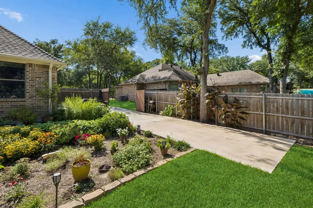 612 Sportsman Park Road Azle TX 76020