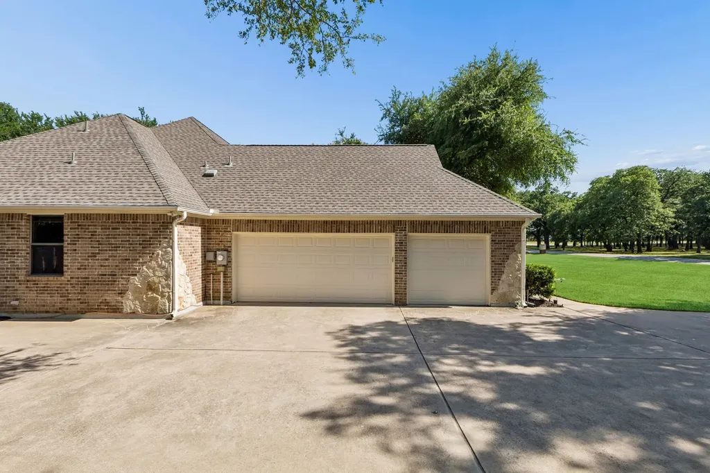612 Sportsman Park Road Azle TX 76020