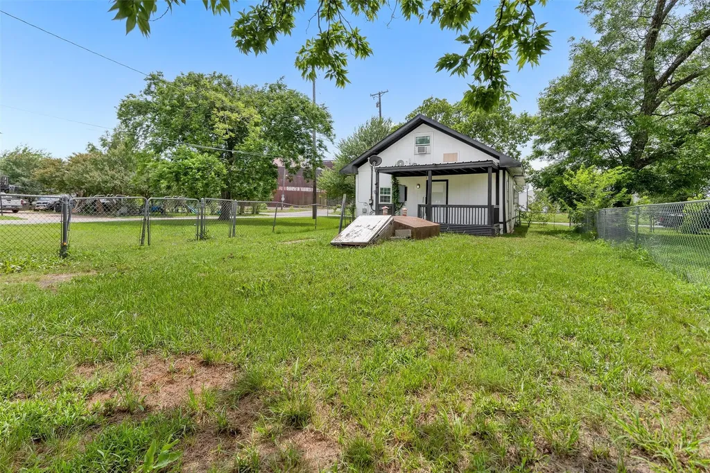 721 S First Street Sherman TX 75090