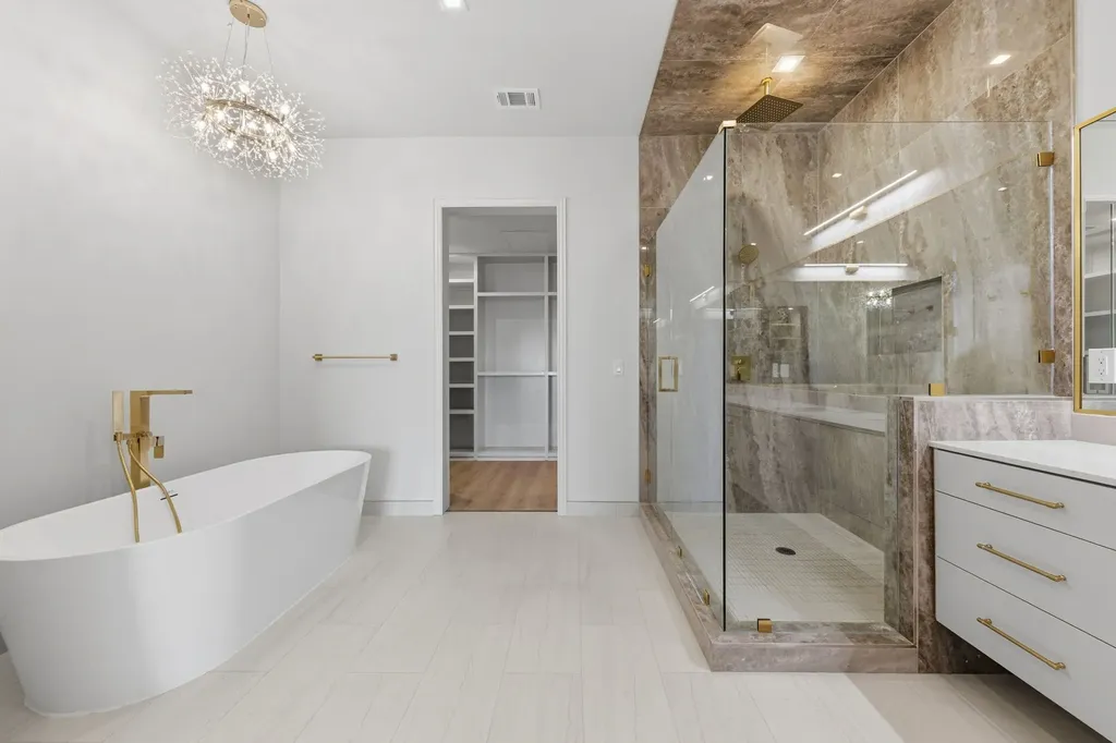 1900 S Ervay Street Dallas TX 75215
