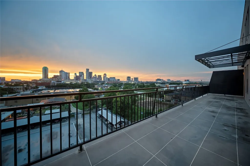 1900 S Ervay Street Dallas TX 75215
