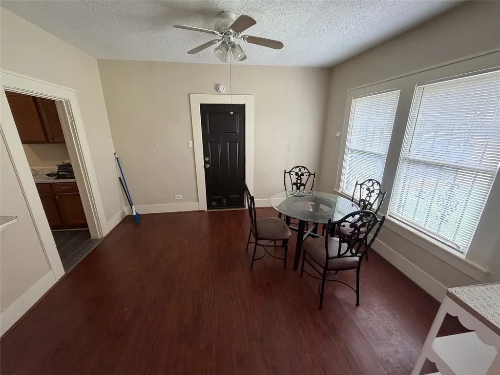 1466 Stella Avenue Dallas TX 75216