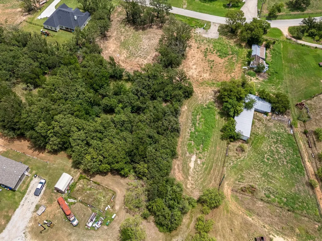 709 County Road 3355 Paradise TX 76023