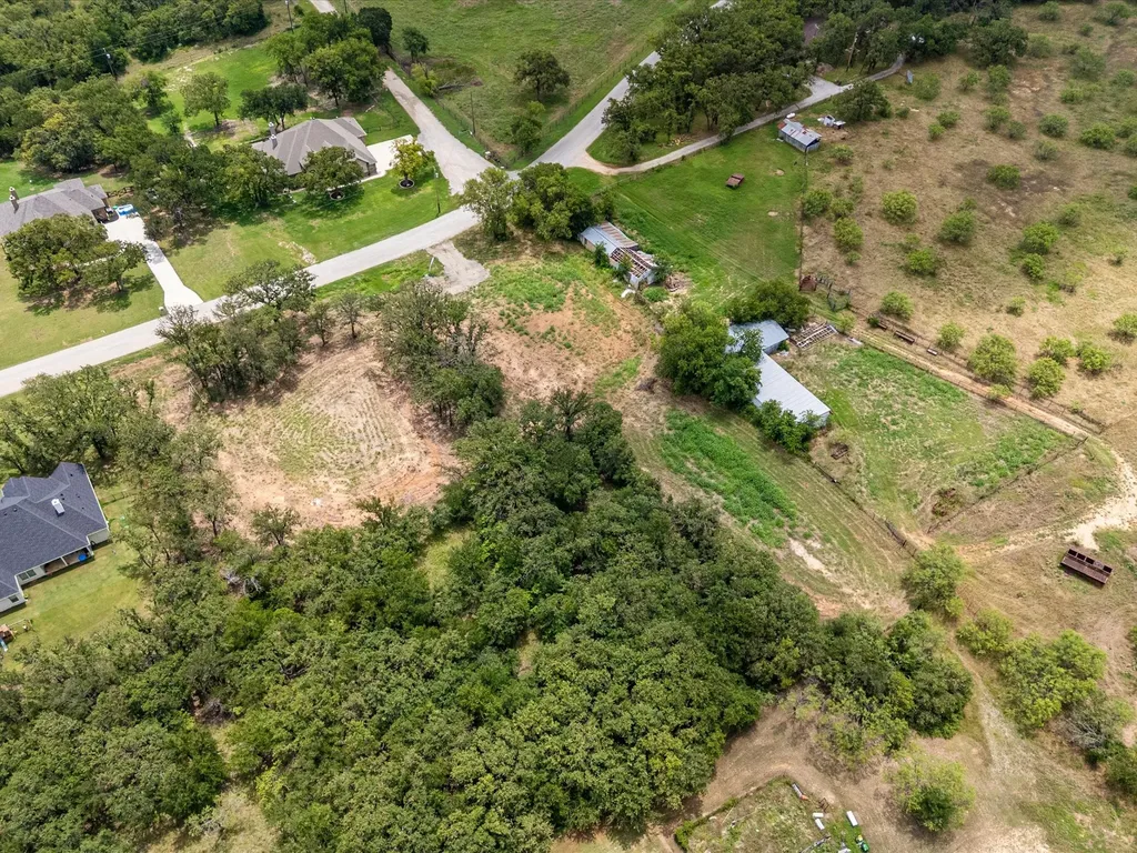 709 County Road 3355 Paradise TX 76023